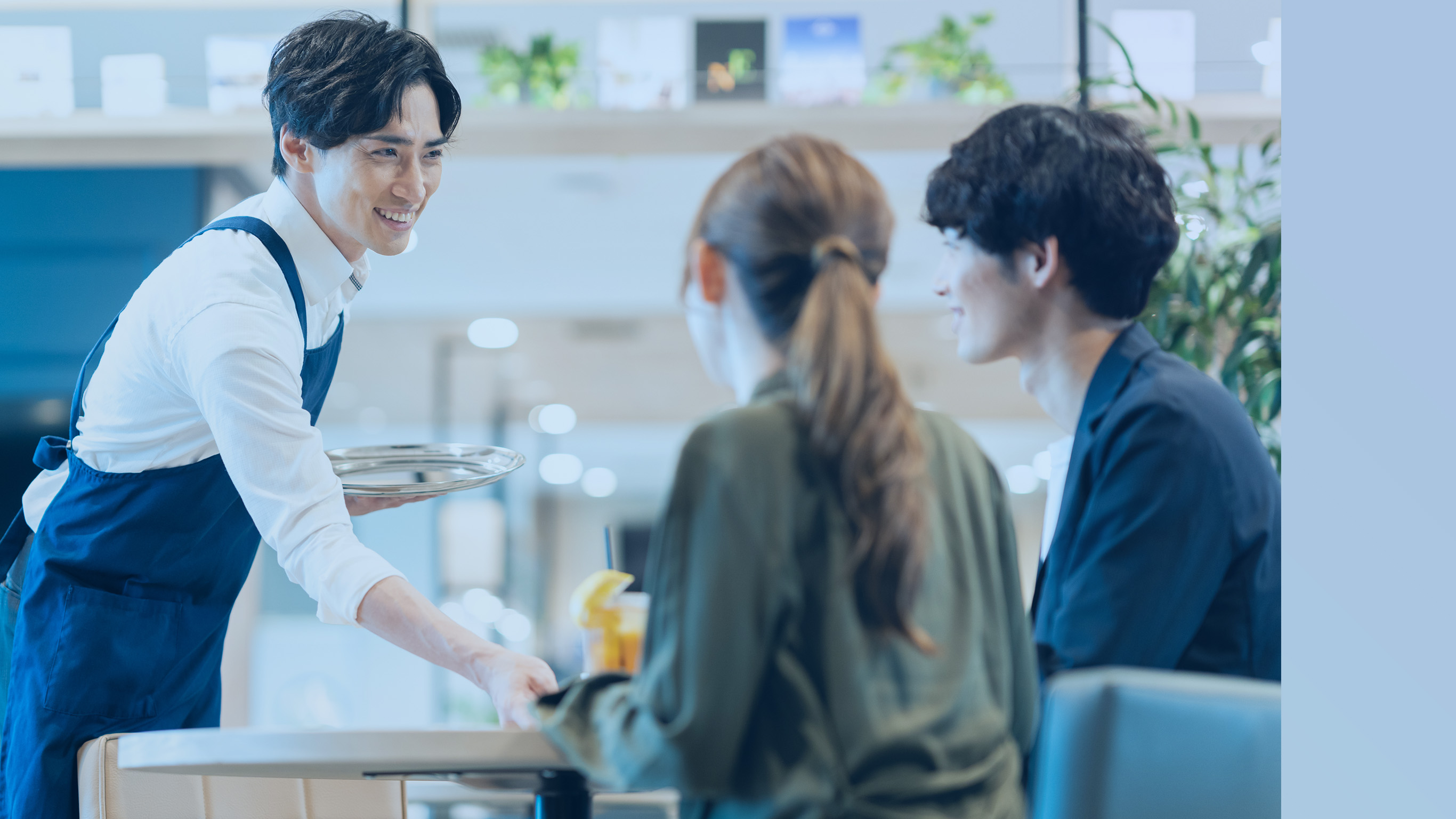 カフェ店員のイメージ写真